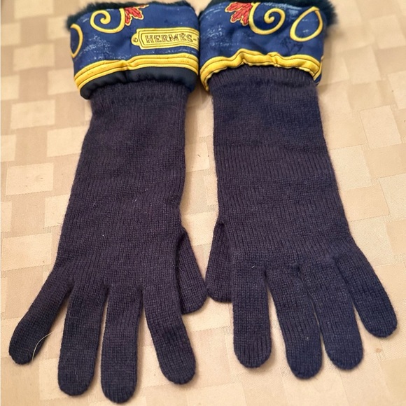 Cashmere gloves with mink